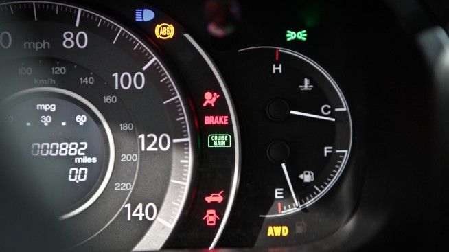 WHY YOUR CAR DASH LIGHTS MIGHT BE OUT